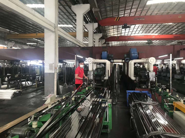 佛山彩色不銹鋼管護(hù)欄廠家 佛山彩色不銹鋼管護(hù)欄廠家